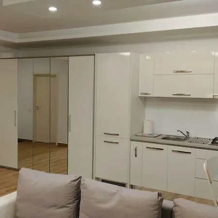 10 Apartment *