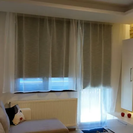 Apartment 10